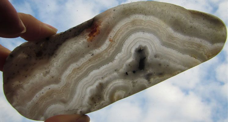 Discovering Agates on the Shores of Cornwall, England