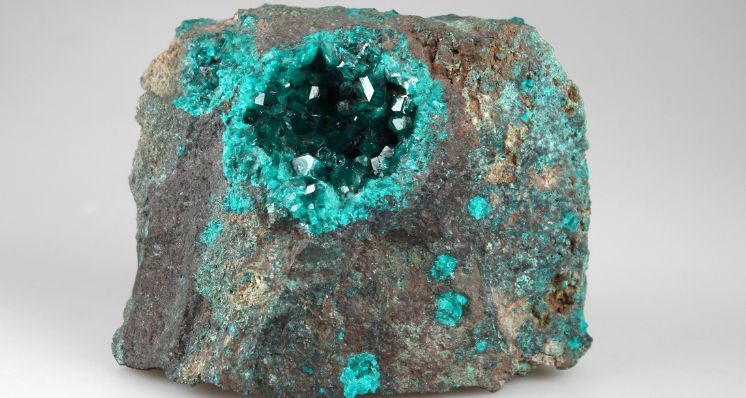 Gem-A Gemstone & Mineral Collection: Understanding Dioptase