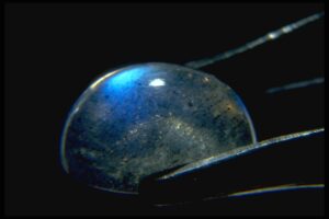 Gemstone Guide: Understanding Moonstones and Adularescence - - Feldspar Labradorite 0060 GemA