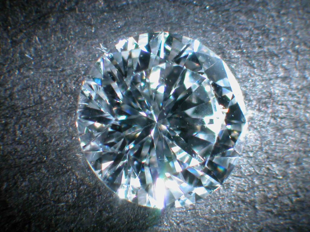 Diamond Grading & Identification Lab Class - diamond diploma - Diamond ©GemA 0527